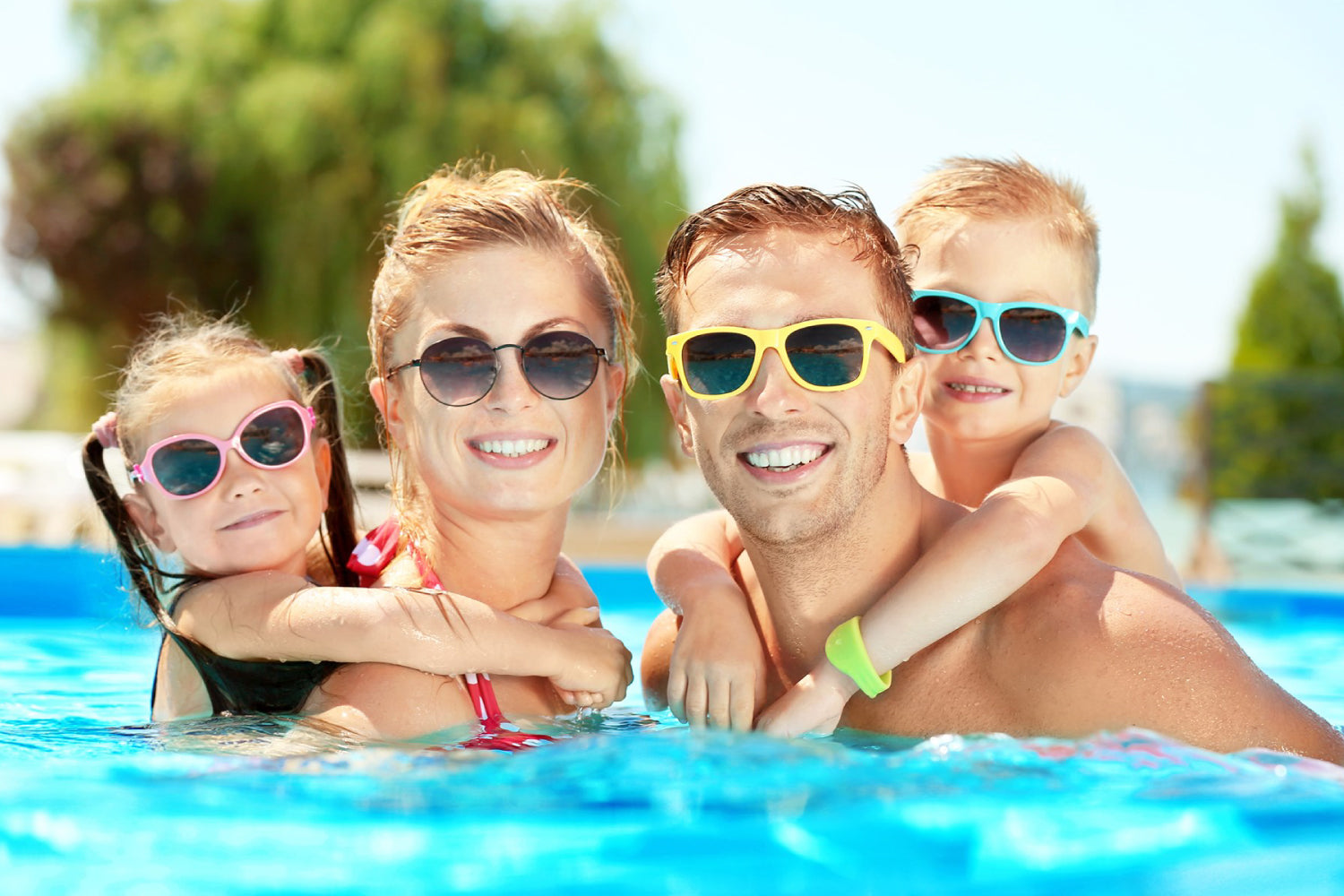 Must-Have Swim Gear for a Fun and Safe Swim